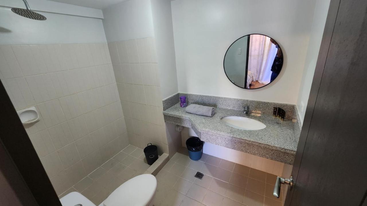 Asteria Residences 3 Bedroom And 2 Baths Манила Екстериор снимка